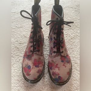 Dr. Martens Floral  Castel Combat Boots Sz 9